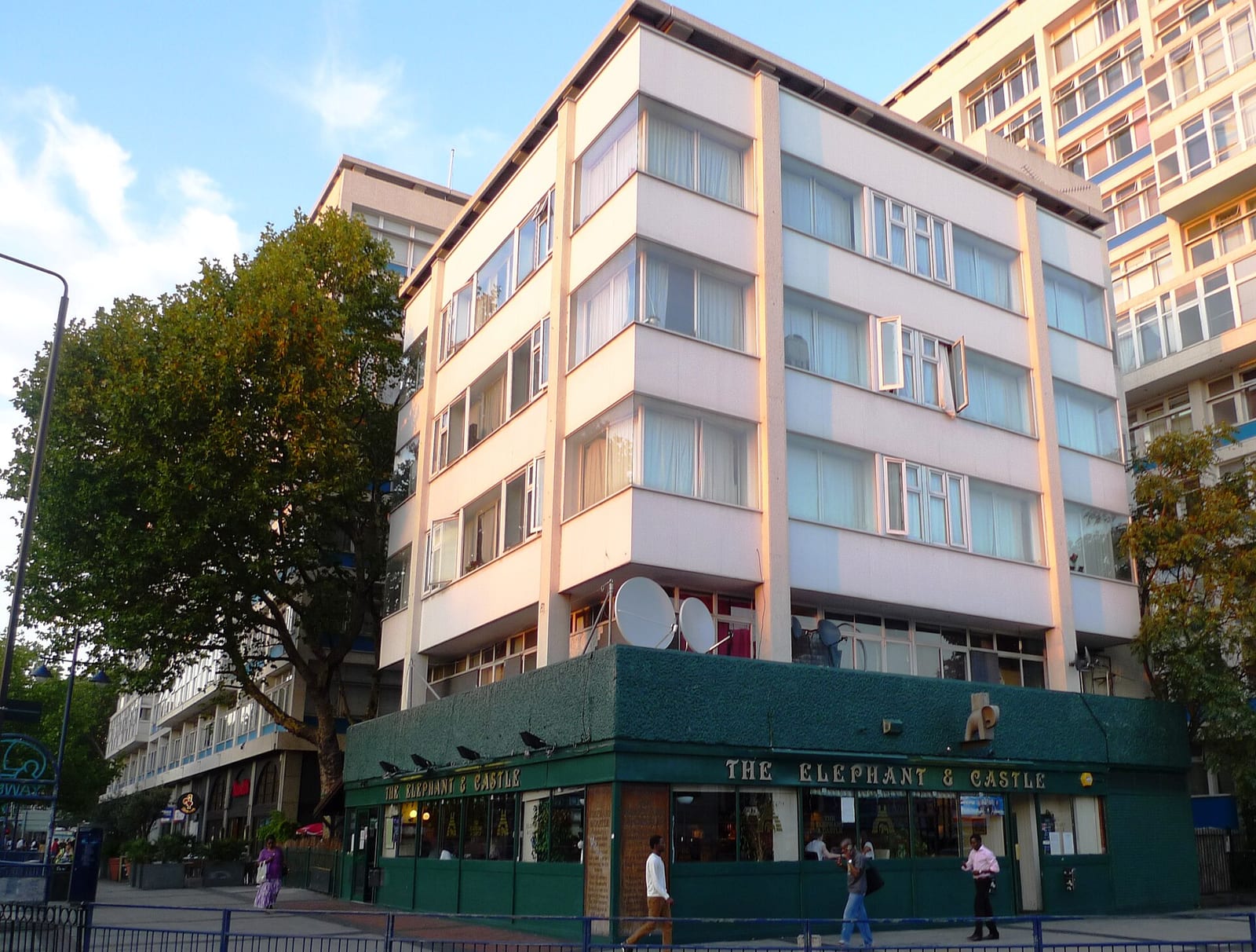 Elephant & Castle Closes After 52 Years in the West Village
